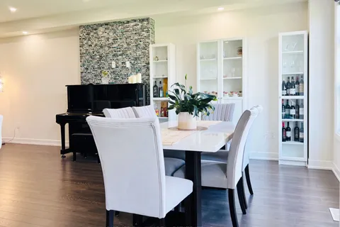 88 Donald Fleming Way, Whitby, ON L1R 0N8