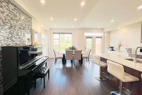 88 Donald Fleming Way, Whitby, ON L1R 0N8