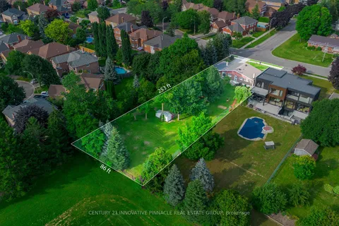 190 Elizabeth Cres, Whitby, ON L1N 3R7