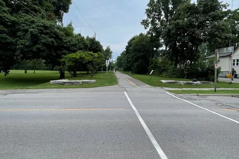 98 Olive Ave, Oshawa, ON L1H 2N9