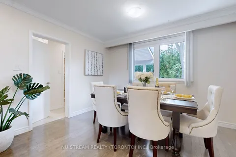 61 Manorglen Cres, Toronto, ON M1S 1W3