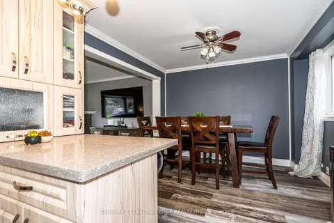 416 Mayfair Ave, Oshawa, ON L1G 2X9