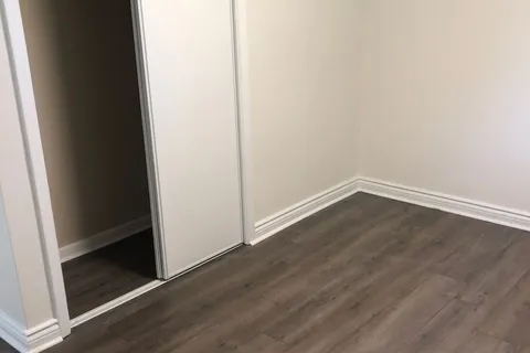 606 Lansdowne Dr, Oshawa, ON L1G 1W4