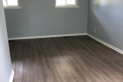 606 Lansdowne Dr, Oshawa, ON L1G 1W4