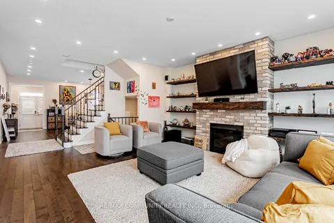 2506 Bridle Rd, Oshawa, ON L1L 0J9