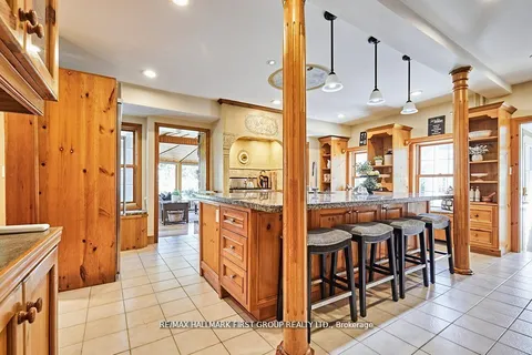 1733 Dufferin St, Whitby, ON L1N 1B5