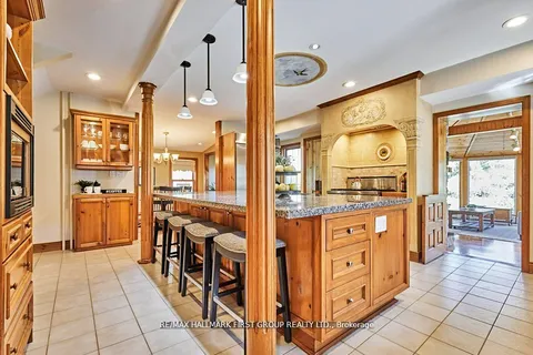 1733 Dufferin St, Whitby, ON L1N 1B5