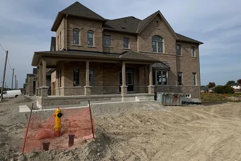 51 Robin Tr, Scugog, ON L9L 2C7