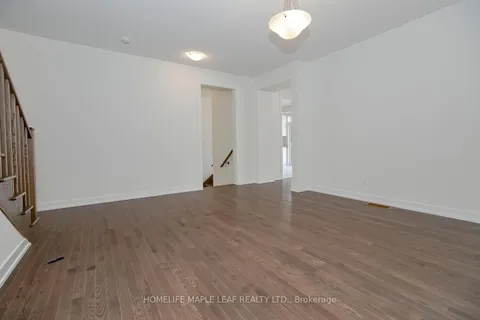 1046 Thompson Dr, Oshawa, ON L1L 0V6