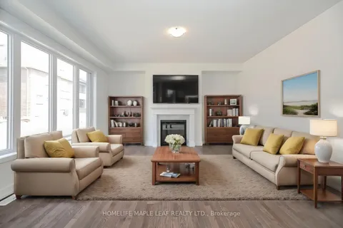 1046 Thompson Dr, Oshawa, ON L1L 0V6