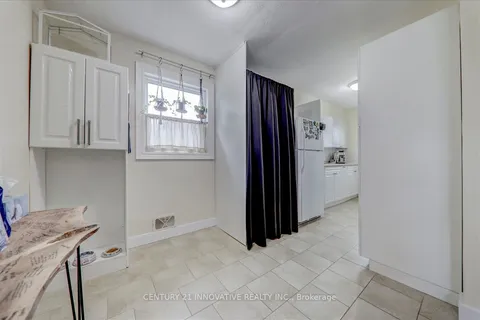 449 Fernhill Blvd, Oshawa, ON L1J 5J6