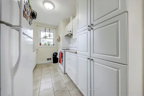 449 Fernhill Blvd, Oshawa, ON L1J 5J6