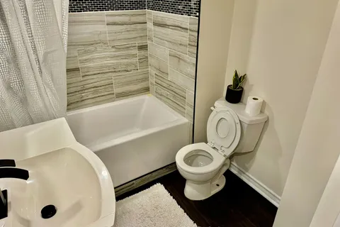 395 Pine Ave, Oshawa, ON L1J 2H9