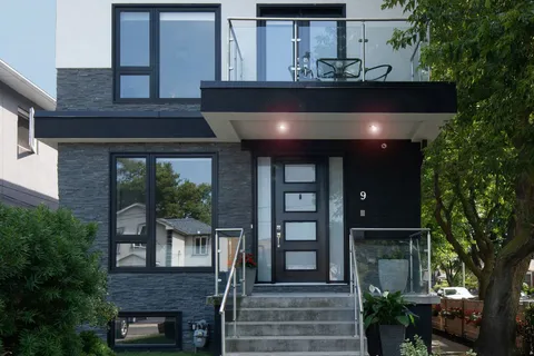 9 Plains Rd, Toronto, ON M4J 2P9