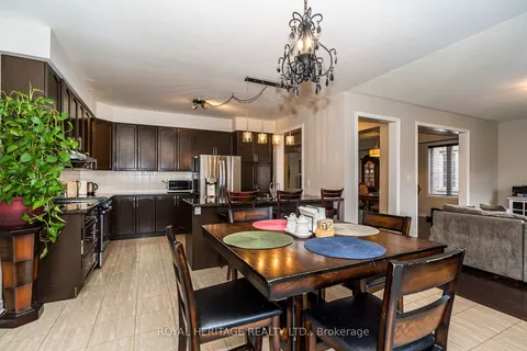 179 Glenabbey Dr, Clarington, ON L1E 0C4