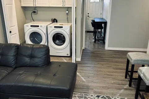 580 Digby Ave, Oshawa, ON L1G 1W6