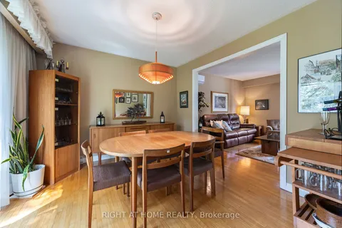 712 Tulip Crt, Oshawa, ON L1G 3C6