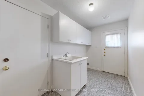 15 Devonridge Cres, Toronto, ON M1C 5A5