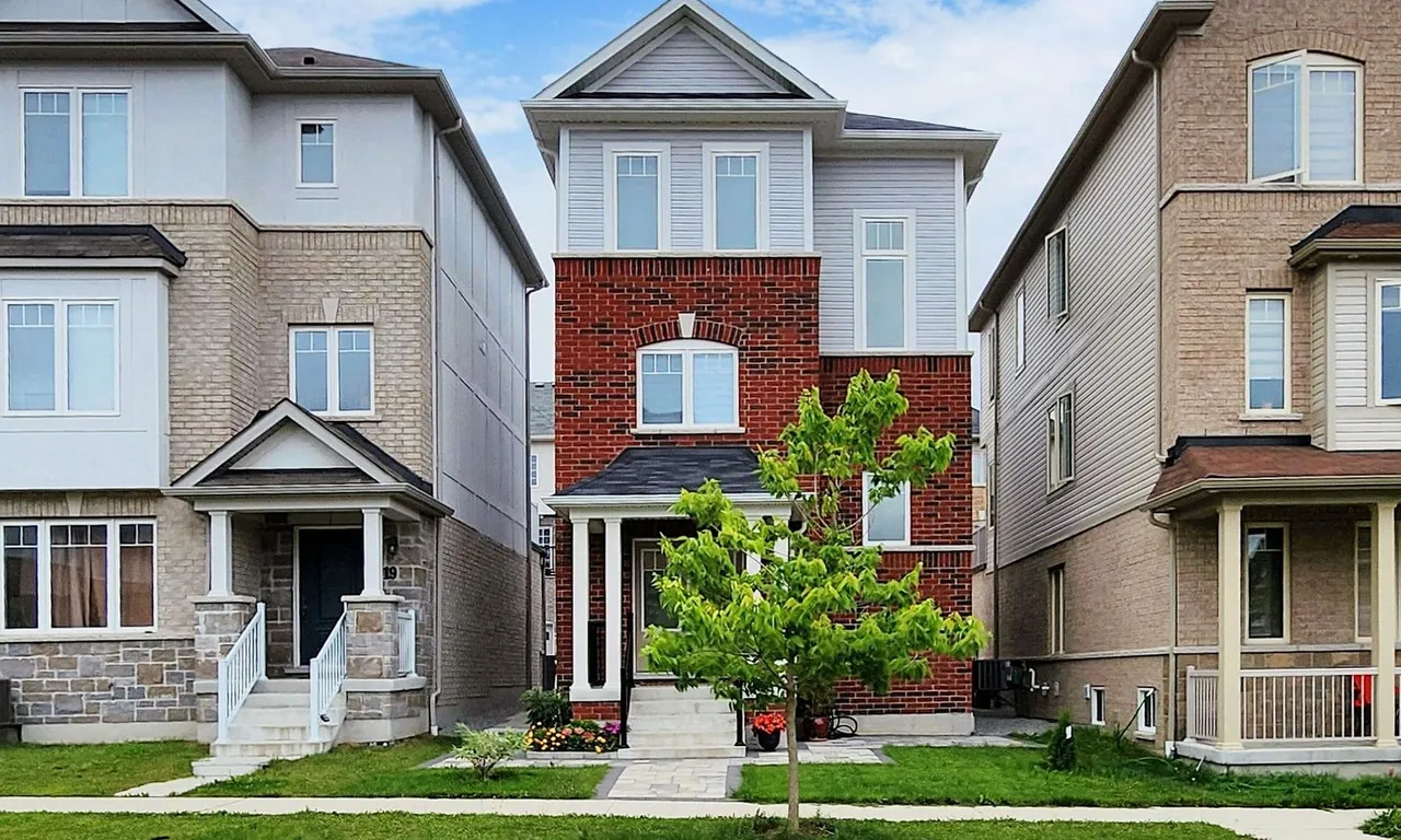 17 Devineridge Ave, Ajax, ON L1Z 0T1