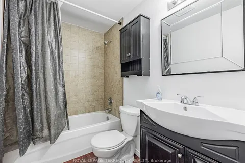 1105 Norman Cres, Oshawa, ON L1H 7W9
