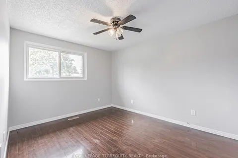 1105 Norman Cres, Oshawa, ON L1H 7W9