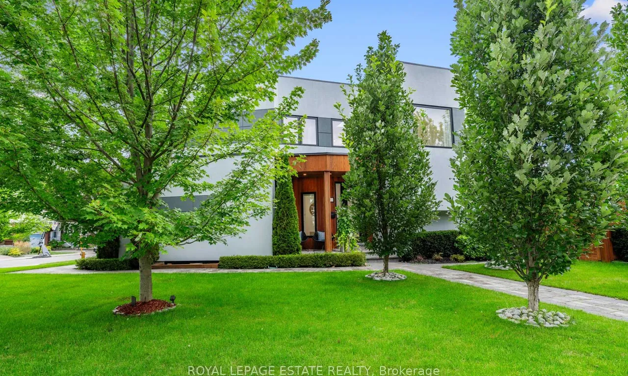 1 Hunt Club Dr, Toronto, ON M1N 2W6