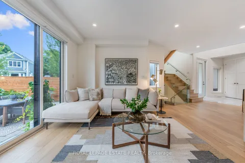 1 Hunt Club Dr, Toronto, ON M1N 2W6