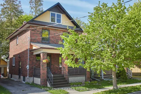 95 Agnes St, Oshawa, ON L1G 1V3