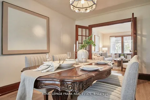 95 Agnes St, Oshawa, ON L1G 1V3