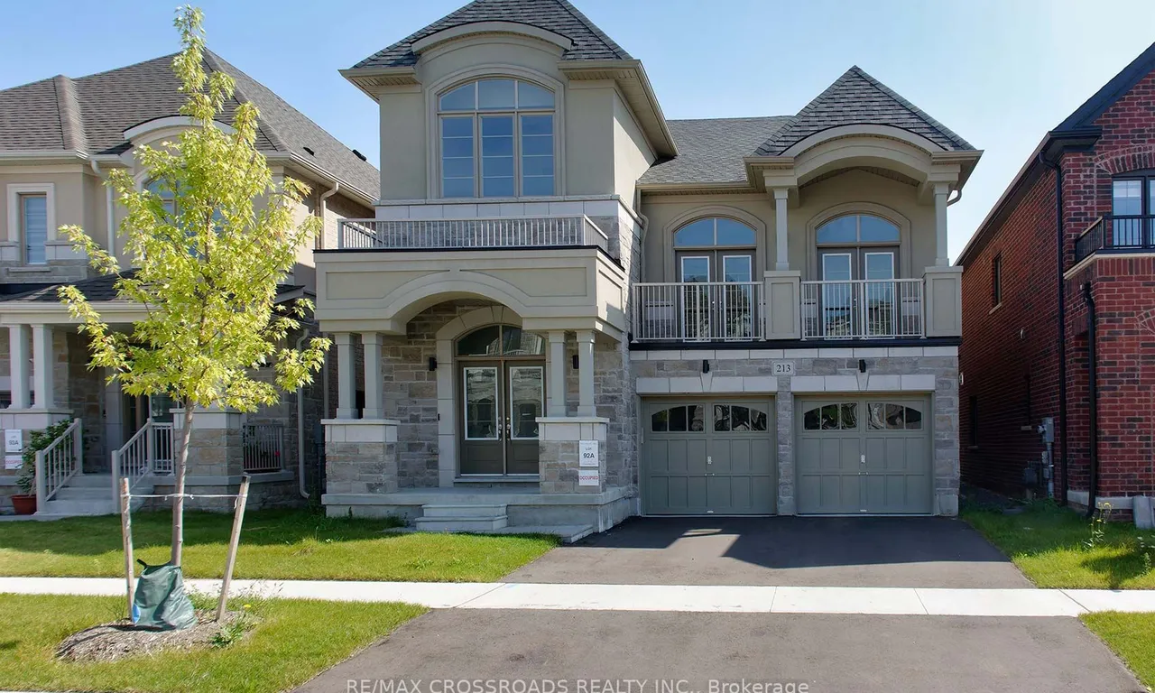 213 Doug Finney St, Oshawa, ON L1K 3G3
