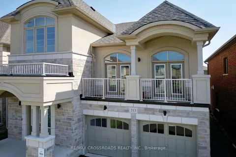 213 Doug Finney St, Oshawa, ON L1K 3G3