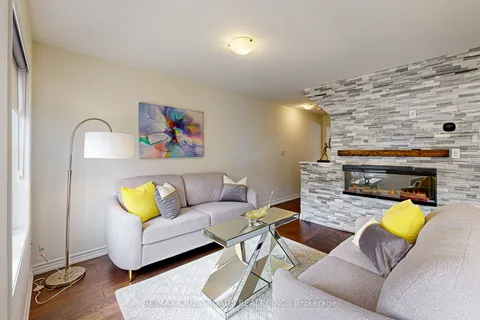 34 Bluegill Cres, Whitby, ON L1P 0E4