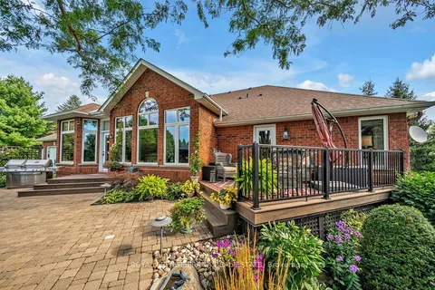 11 Cawkers Cove Rd, Scugog, ON L9L 1P4