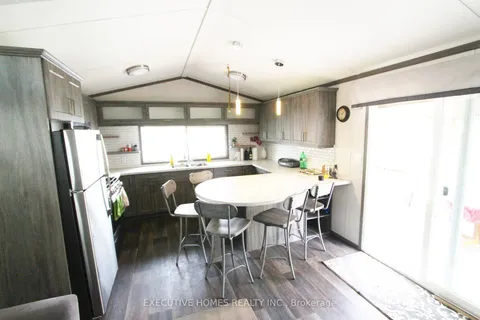 225 PLatten Blvd, Scugog, ON L9L 1B4