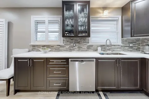 333 Ridgeway Ave, Oshawa, ON L1J 2T9