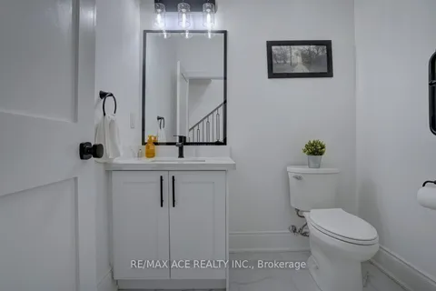 33 Maple St, Ajax, ON L1S 1V5