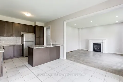 11 Crombie St, Clarington, ON L1C 3K2