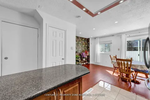 16 Chad Cres, Toronto, ON M1B 2Z6