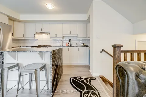 3353 Thunderbird Prom, Pickering, ON L1X 0N1