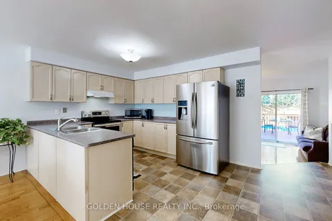 792 Beatrice St, Oshawa, ON L1K 2H7