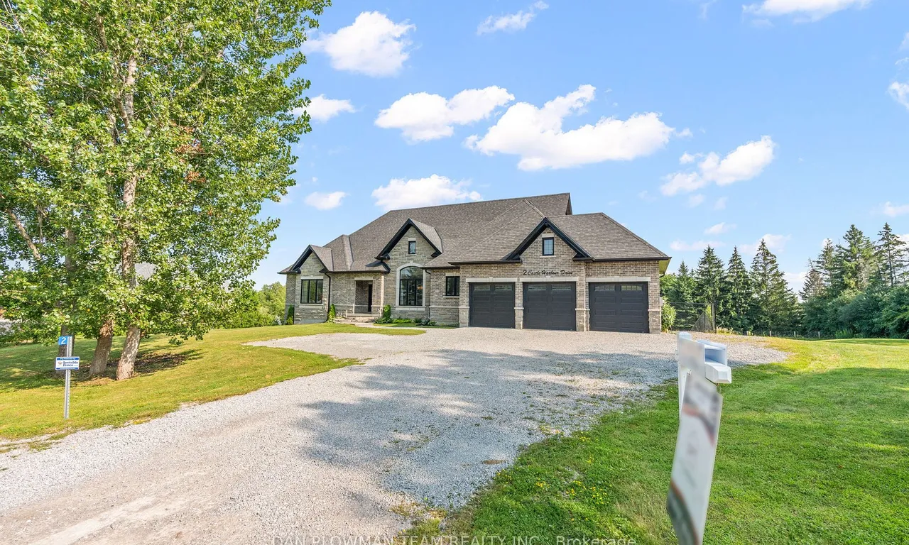 2 Castle Harbour Dr, Scugog, ON L9L 1P4