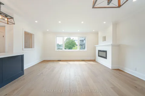 27 Garthwood Dr, Toronto, ON M1K 2J8