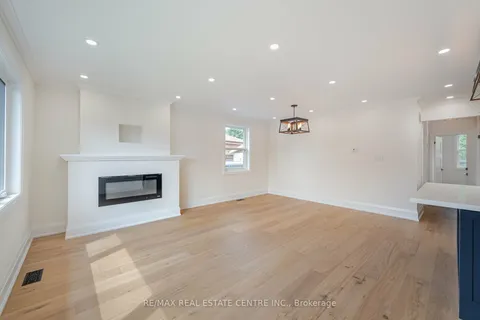 27 Garthwood Dr, Toronto, ON M1K 2J8