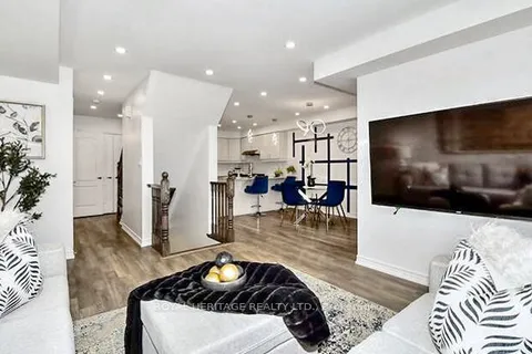 15 Goldeye St, Whitby, ON L1P 0E5