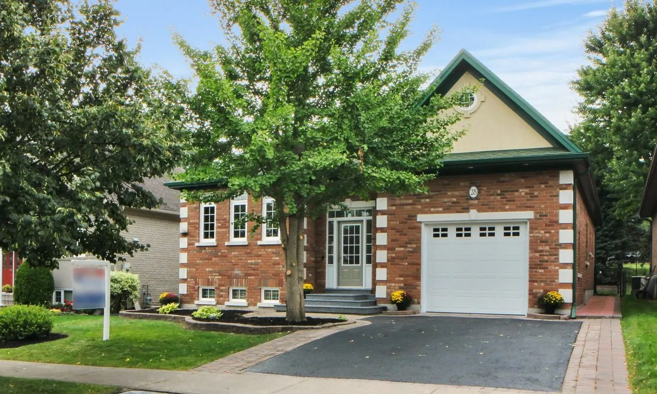 28 Pine Crt, Scugog, ON L9L 1T9