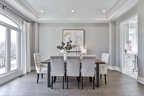 540 Oakwood Dr, Pickering, ON L1W 2M7