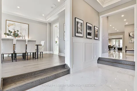 540 Oakwood Dr, Pickering, ON L1W 2M7