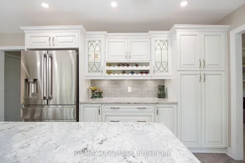 35 Castle Harbour Dr, Scugog, ON L9L 1P6