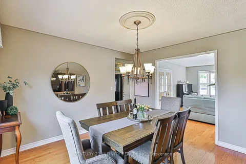 1812 Fernam St, Pickering, ON L1V 4Y8