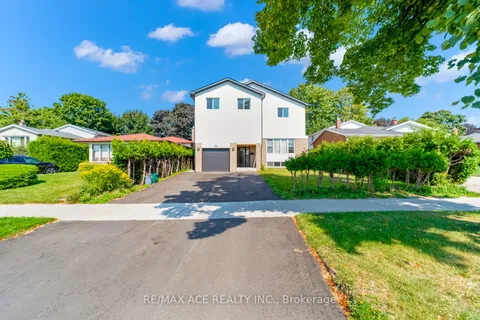 96 Invergordon Ave, Toronto, ON M1S 2Z2